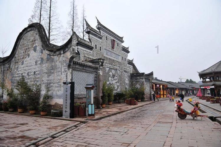 解锁吉鹿力问答社区,尽在会选择一个比你现在工资低还累的工作吗,同一家公司?